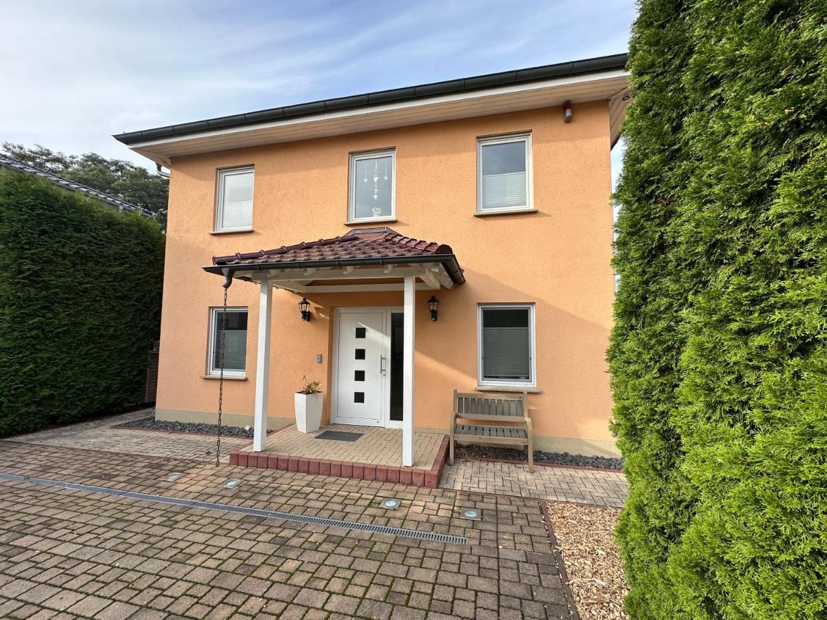 Stadtvilla In Leipzig 7 Personen 3 Schlafzimmer 2 Baeder Garten Und Terrasse Zentral Gelegen Messe Innenstadt Seen Dış mekan fotoğraf